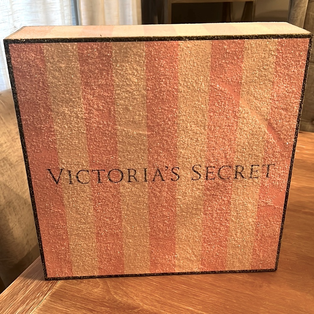 VS DISPLAY BOX